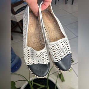 White and black Schutz espadrille flats #espadrille